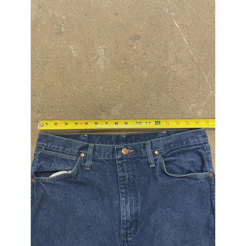 Wrangler‎ 938PWD Jeans Mens 34x30 Medium Wash Blue Denim Straight Leg Zip Fly